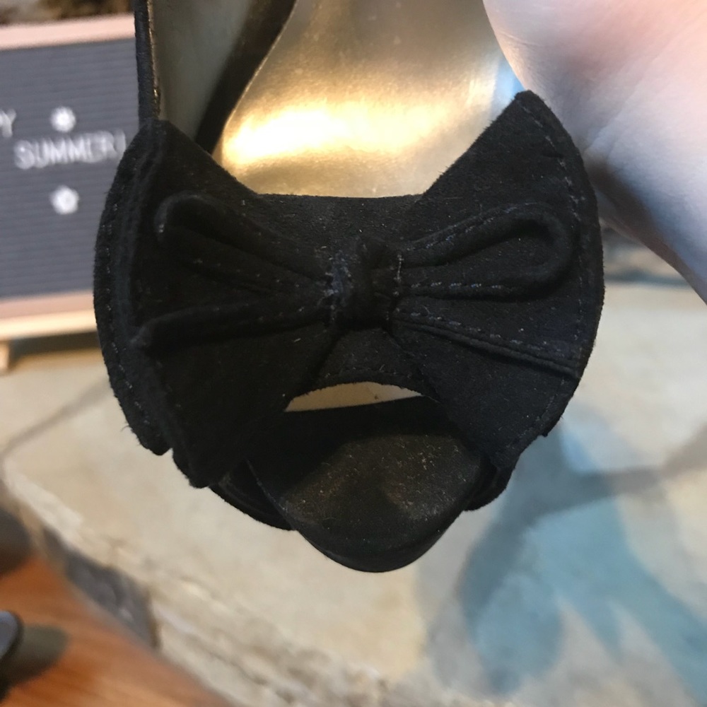 Guess Peep Toe Suede Heels with Bow Size 6 - Picture 3 of 8